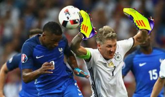 Les meilleurs détournements de la main de Bastian Schweinsteiger