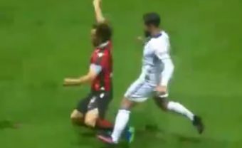 Le carton rouge de Nabil Fekir pour un mauvais geste face à Lyon
