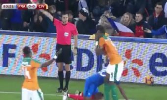 Un spectateur de France – Côte d’Ivoire lâche un gros dab pendant le match