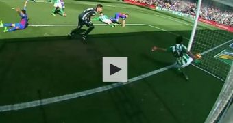 La vidéo de l’incroyable erreur d’arbitrage contre le Barça face au Betis Séville