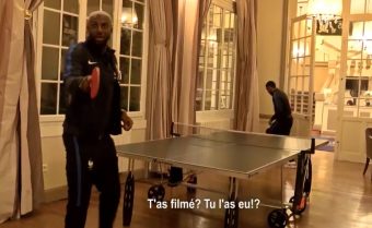 Quand Tiémoué Bakayoko et Thomas Lemar se font une partie de ping-pong à Clairefontaine