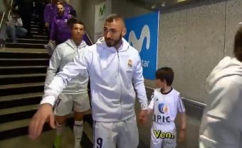 Quand Benzema et Cristiano Ronaldo chambrent Lucas Vázquez dans le couloir avant le match face à Alavés