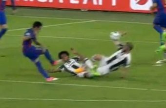 Et la main de Chiellini, on en parle ?
