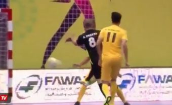 Quand Andrés Iniesta régale pendant un tournoi de Futsal ! (Vidéo)
