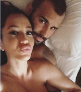 Jesé poste une photo très sexy de sa compagne sous la couette !