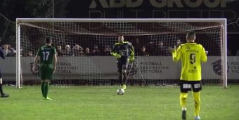 Le gardien le moins fair-play du monde pendant une séance de tirs au but !