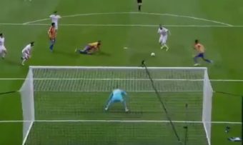 Seul face au but, Karim Benzema rate le but de la victoire de façon incroyable !