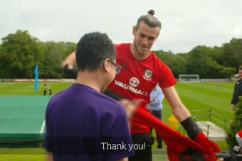 Un enfant rencontre Gareth Bale et il va avoir du mal à s'en remettre !