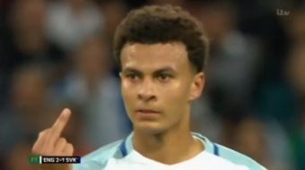 Le doigt d'honneur de Dele Alli contre Turpin : voici ce qu'il s'est passé !