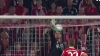 L'incroyable bourde du gardien remplaçant de Manuel Neuer... qui coûte très cher au Bayern !
