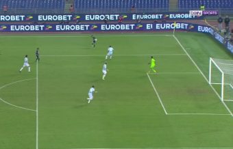 Dries Mertens marque un but génial à la Pauleta face à la Lazio !
