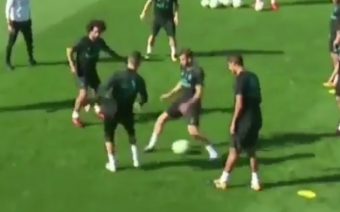 Cristiano Ronaldo claque un petit-pont très humiliant à Borja Mayoral !