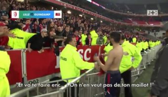 Benzia offre son maillot aux supporters lillois... et se fait insulter en retour !
