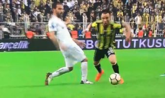 La nouvelle simulation absolument ridicule de Valbuena ce week-end !
