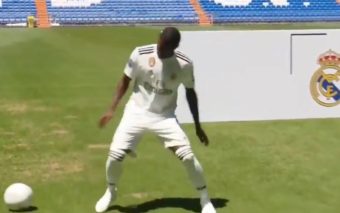 Vinícius Junior a aussi foiré sa présentation au Real Madrid !