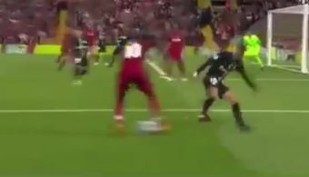 Quand Mané boit l'âme de Neymar sur un dribble génial !