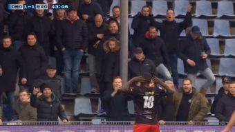 Victime de racisme, il se venge en marquant et en allant célébrer devant les supporters !